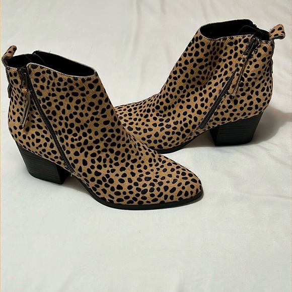 NWOB Sole Society Mira Cow Hair Leopard Print Ankle Boots - Picture 1 of 10